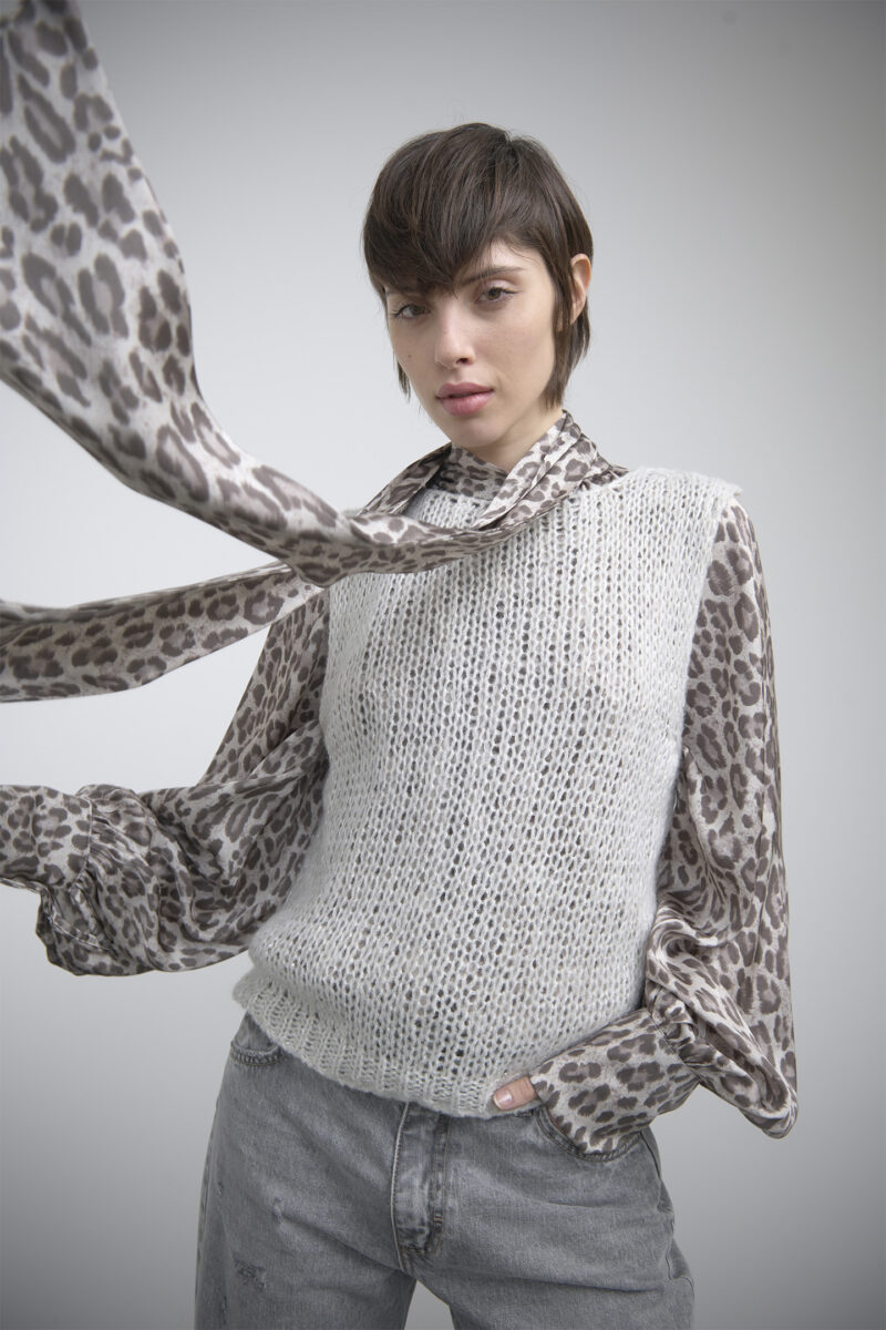LEOPARD PRINT BLOUSE WITH BOW - Image 3