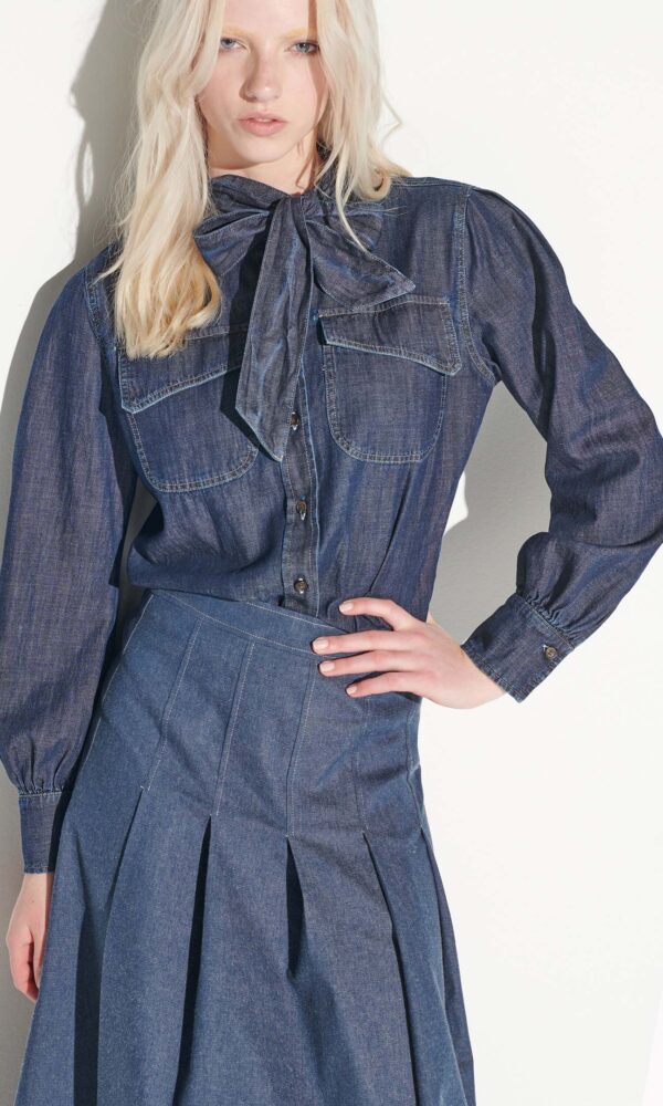 BLOUSE IN DENIM