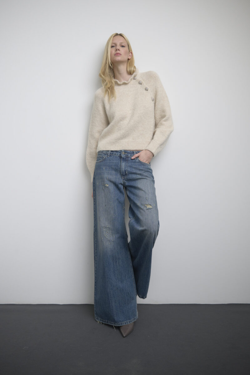 RELAXED FIT LOW-RISE JEANS WITH ELASTIC WAISTBAND - Image 2